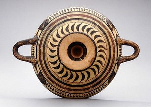 Copa Kylix laconiana que representa a Zeus y Hermes, c.550-530 a.C. (arcilla)